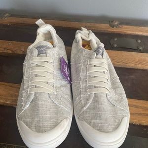 New with tags Women’s Blowfish Shoe Size 10